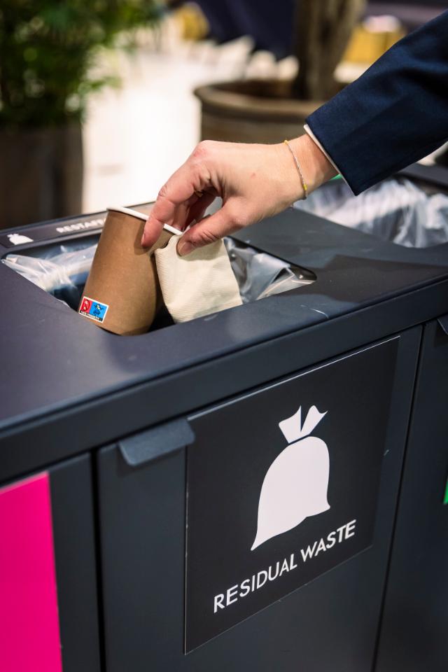 Avfallssortering i MCH - sortering med stil her